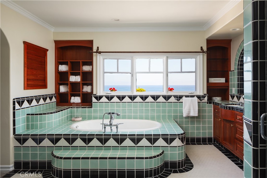 24352 Santa Clara Ave