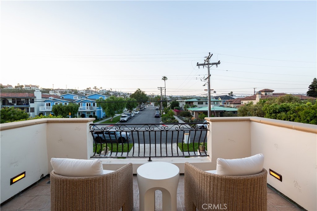 24352 Santa Clara Ave