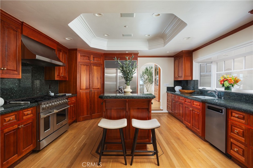 24352 Santa Clara Ave