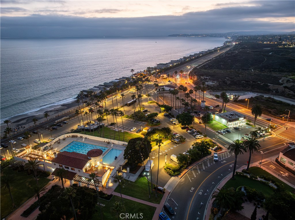 1640 N El Camino Real