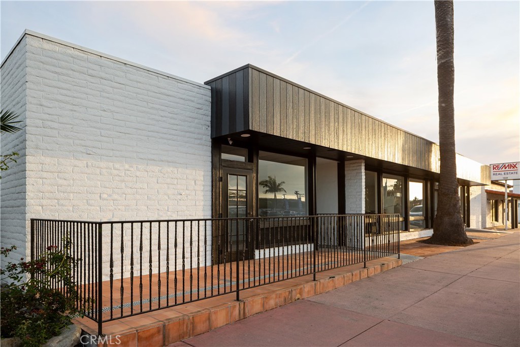 1640 N El Camino Real