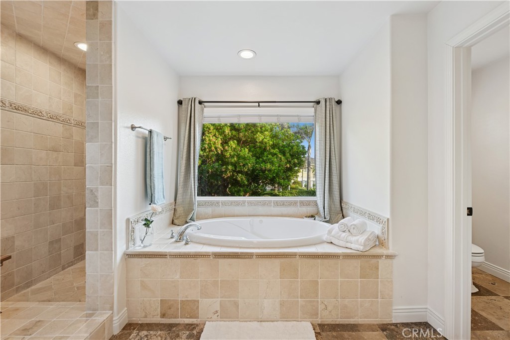 5032 Amalfi Way