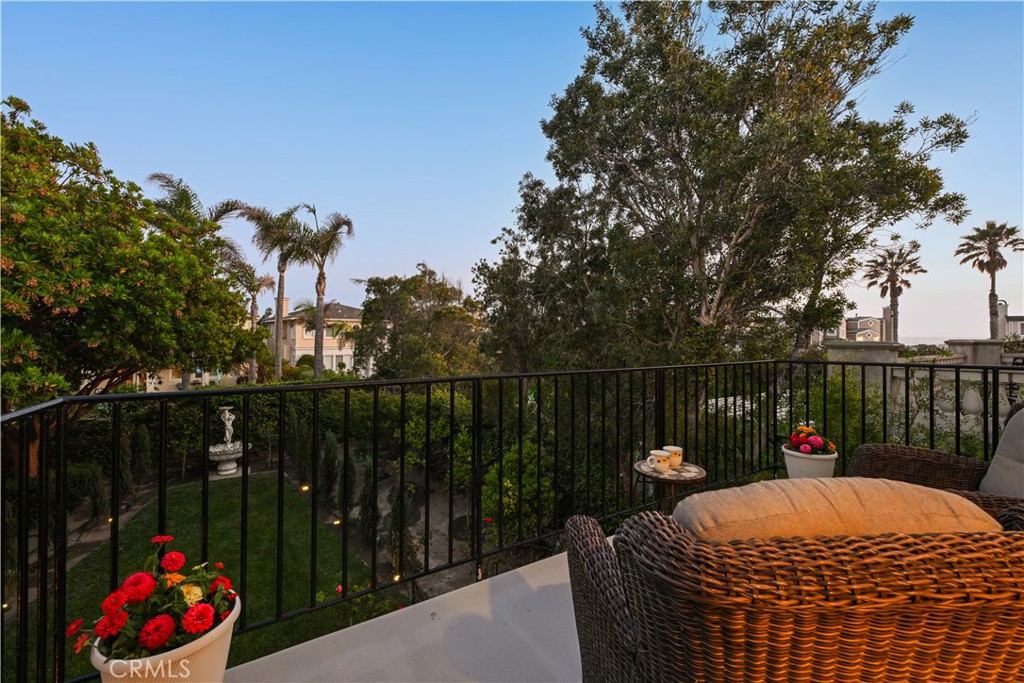 5032 Amalfi Way