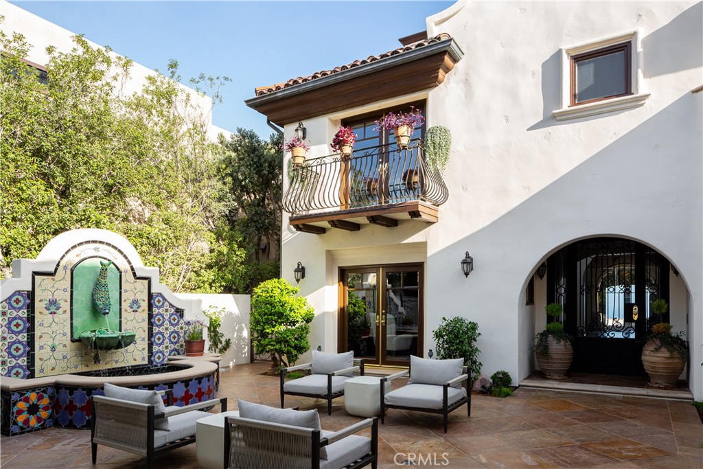 24352 Santa Clara Avenue