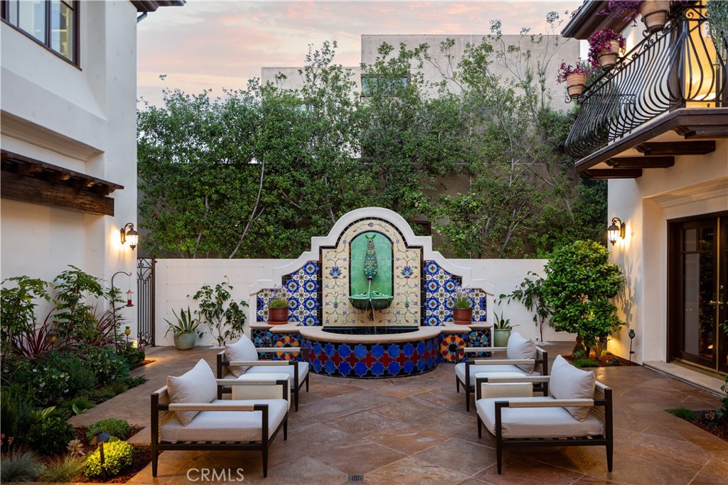 24352 Santa Clara Avenue