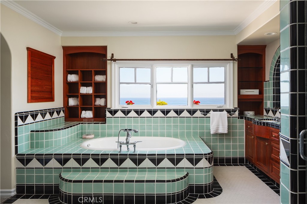 24352 Santa Clara Avenue