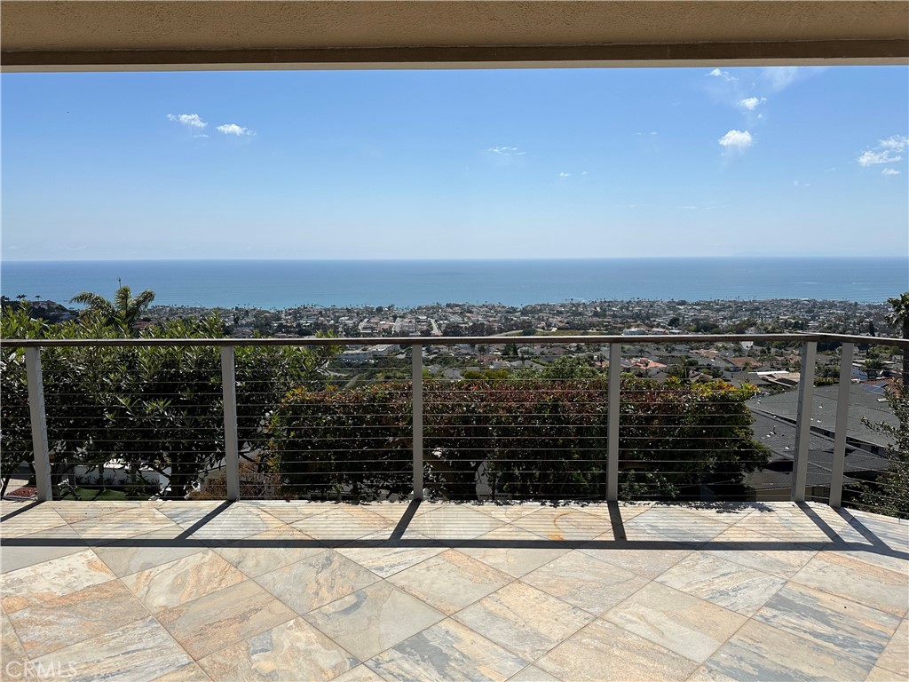 410 Avenida Salvador