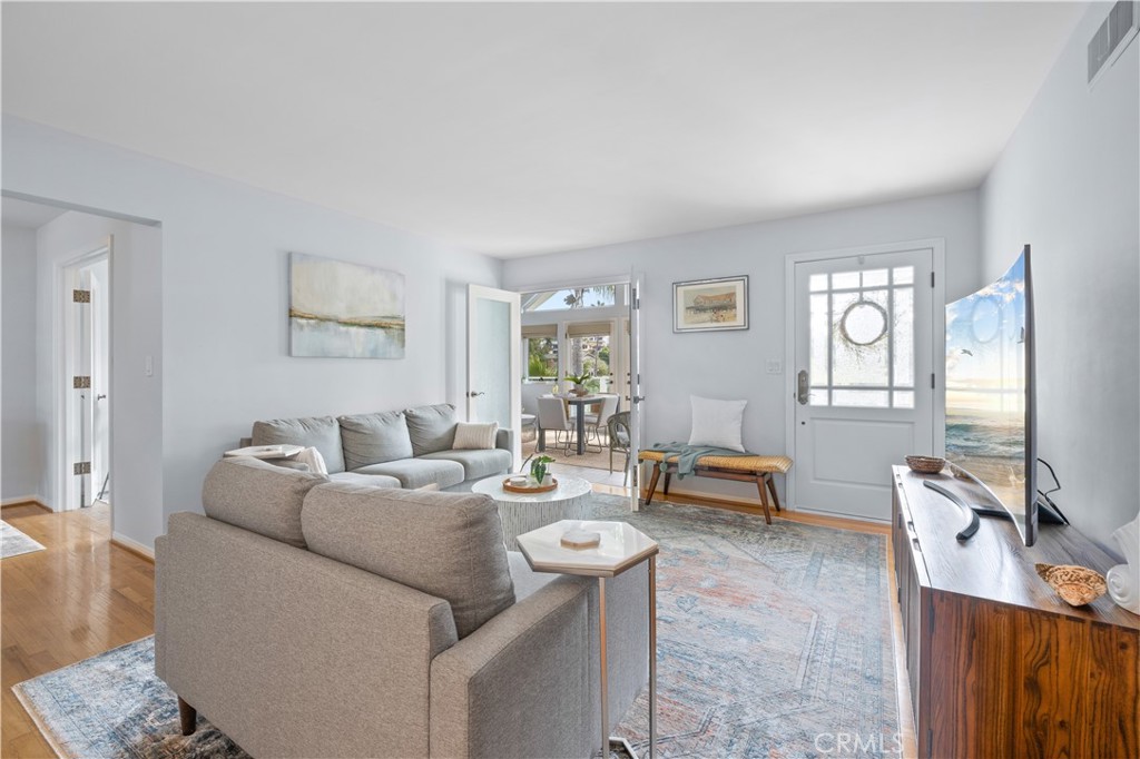 208 W Avenida De Los Lobos Marinos