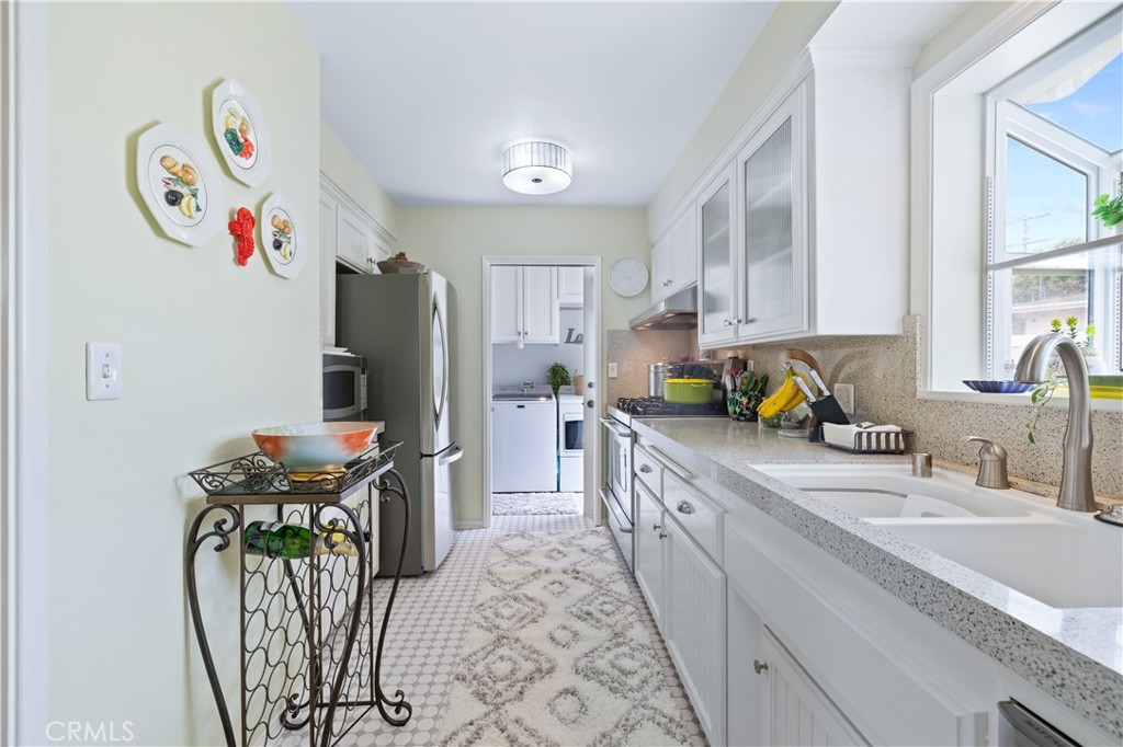 208 W Avenida De Los Lobos Marinos