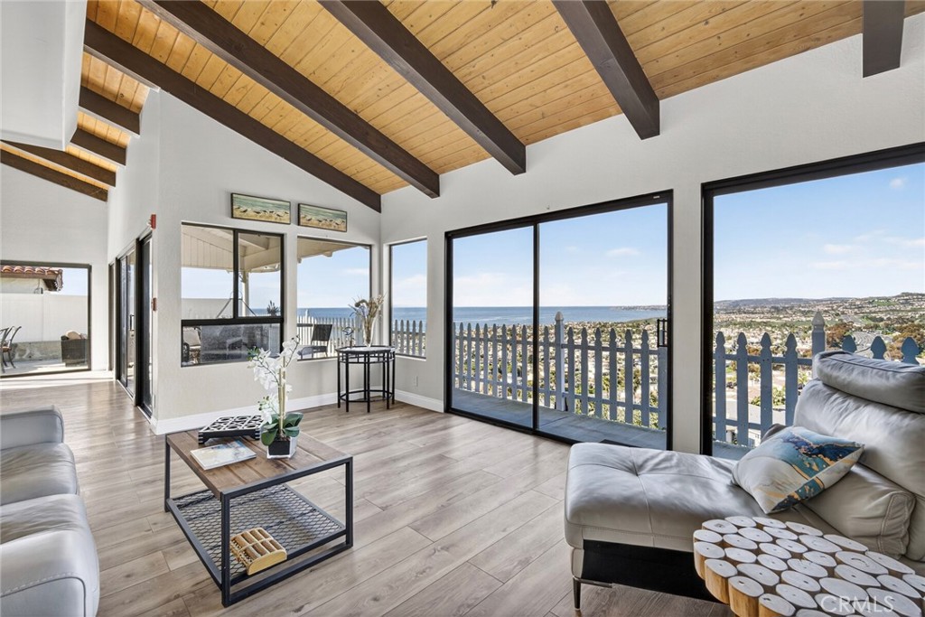 307 E Avenida Cordoba