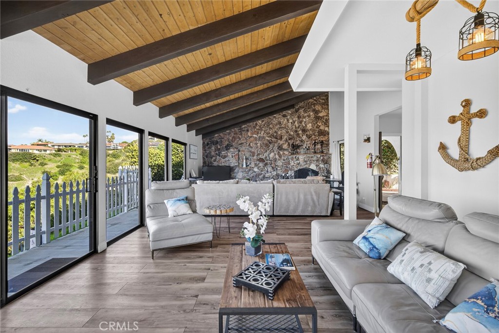 307 E Avenida Cordoba