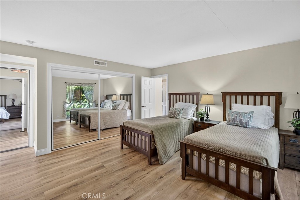 307 E Avenida Cordoba