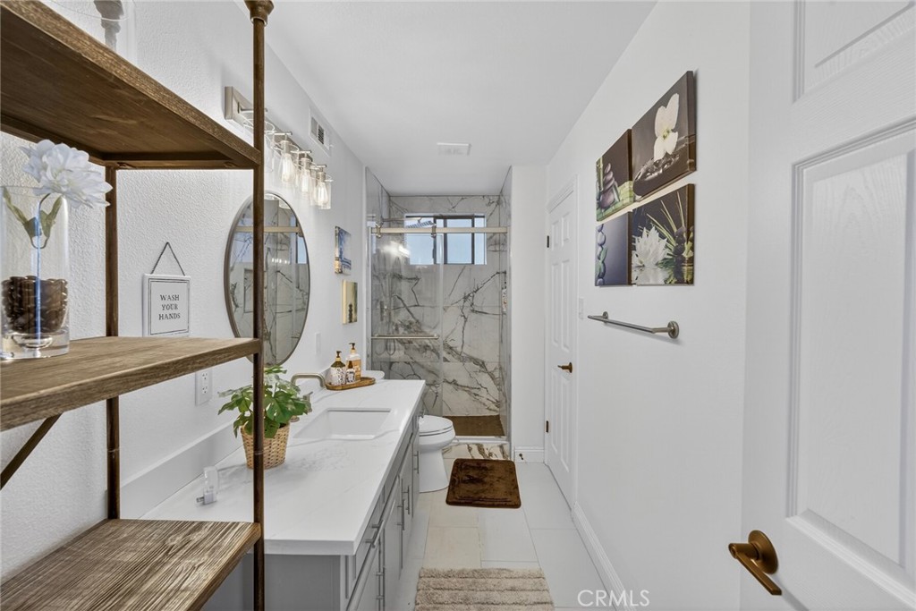 307 E Avenida Cordoba