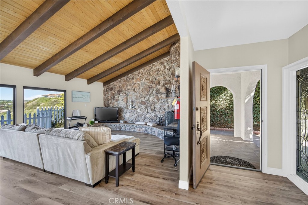 307 E Avenida Cordoba