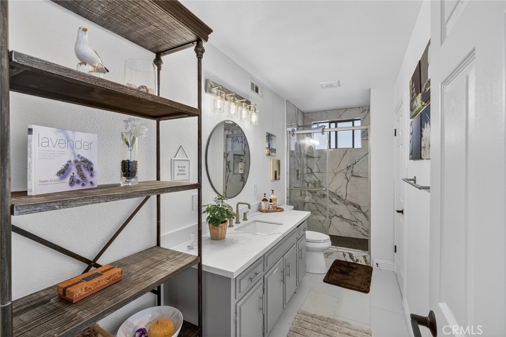 307 E Avenida Cordoba