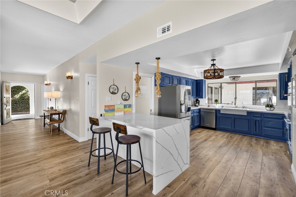 307 E Avenida Cordoba