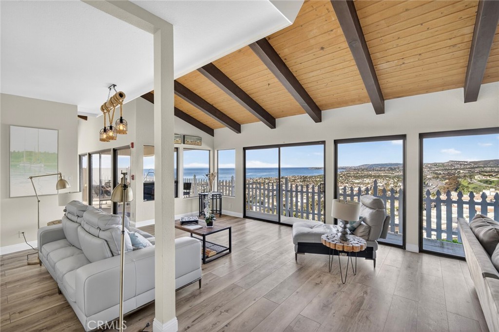 307 E Avenida Cordoba