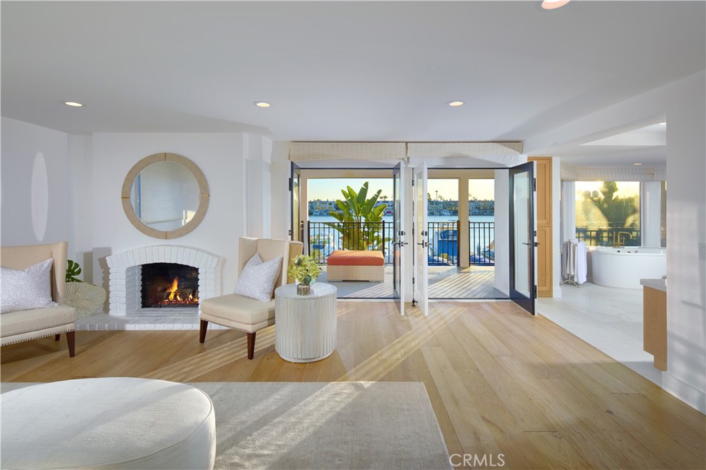 2572 Bayshore