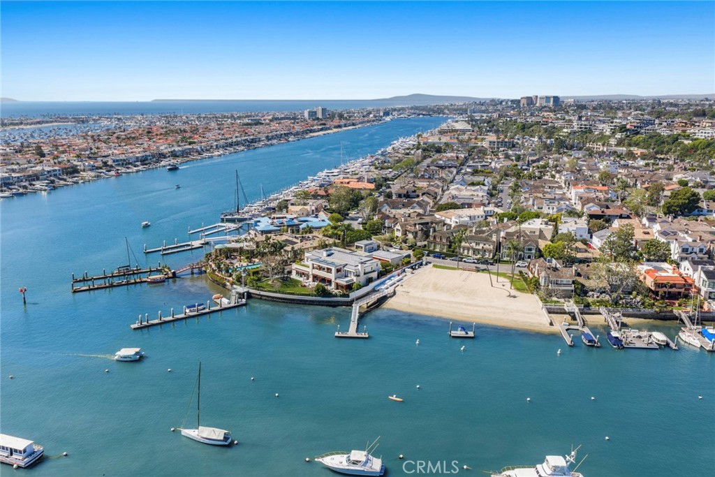 2572 Bayshore
