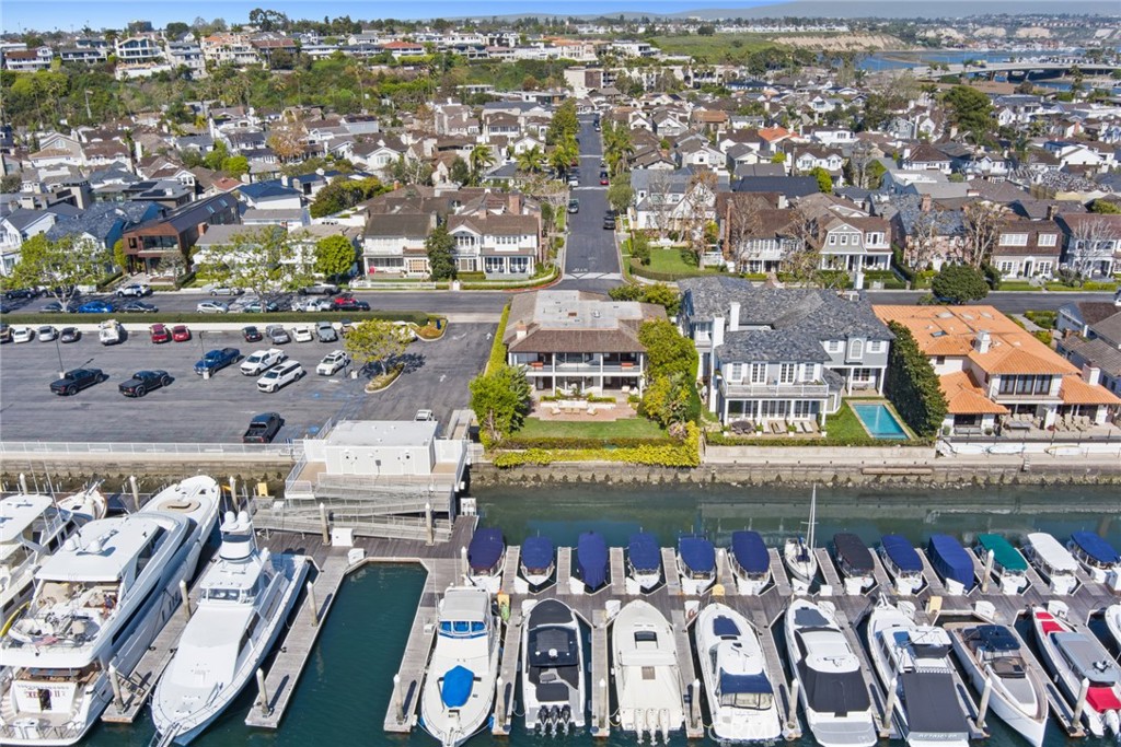 2572 Bayshore