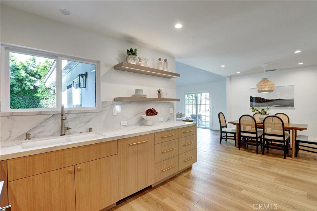 2046 Calvert
