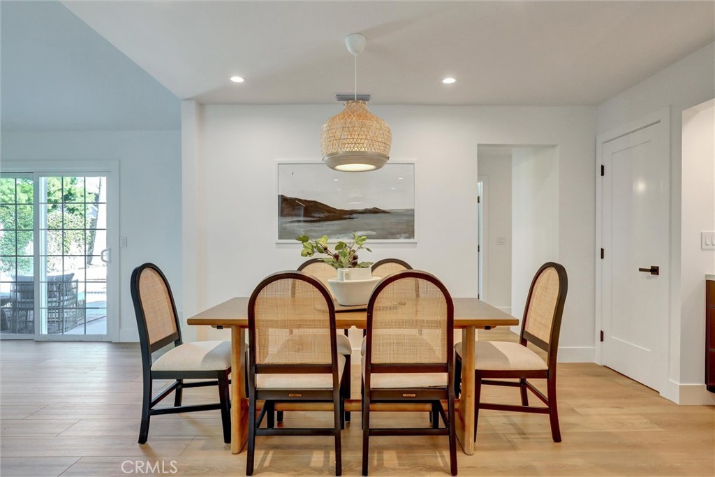 2046 Calvert