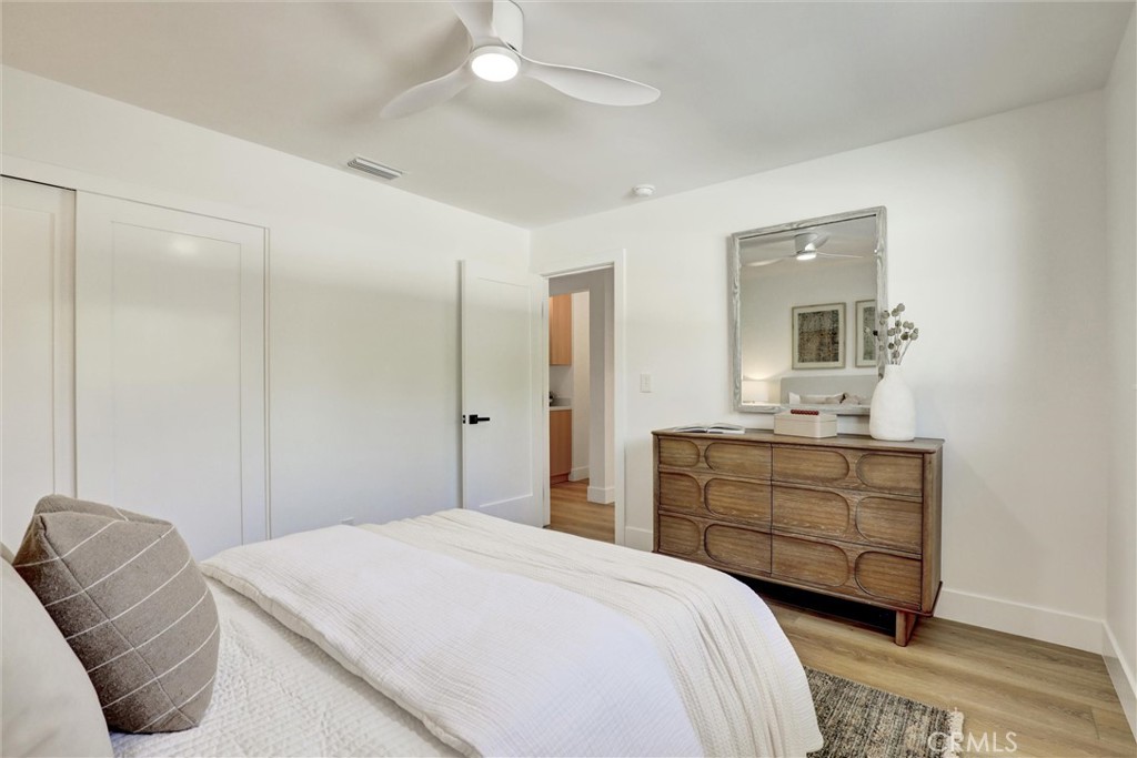 2046 Calvert