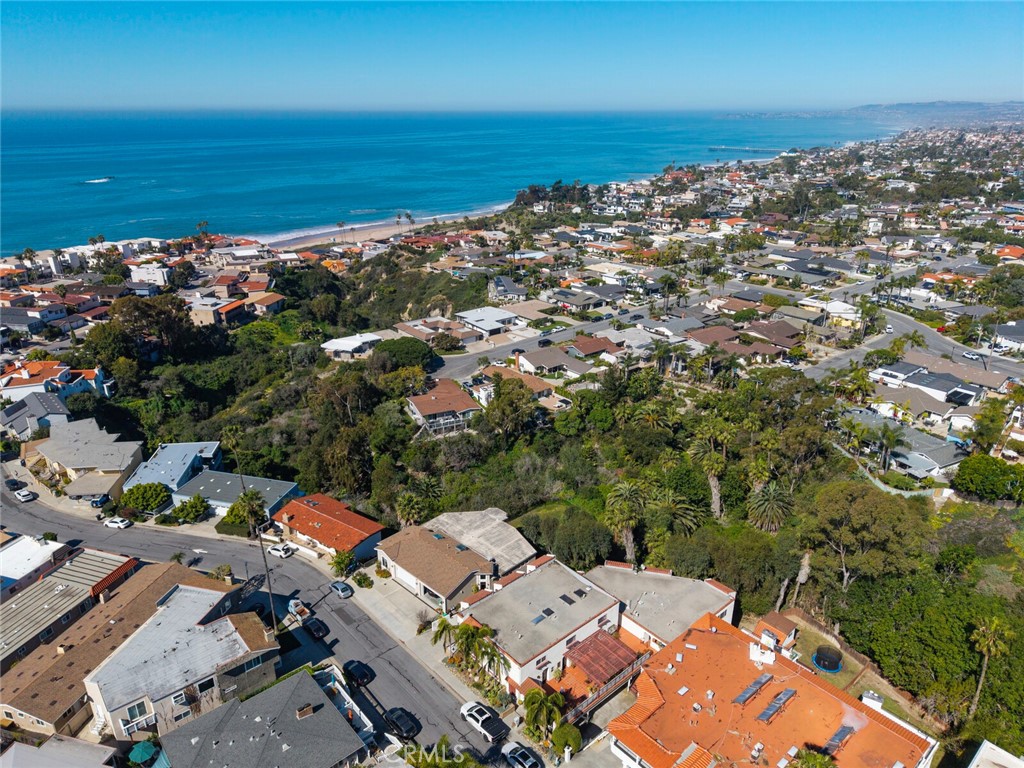 214 Avenida Montalvo 2