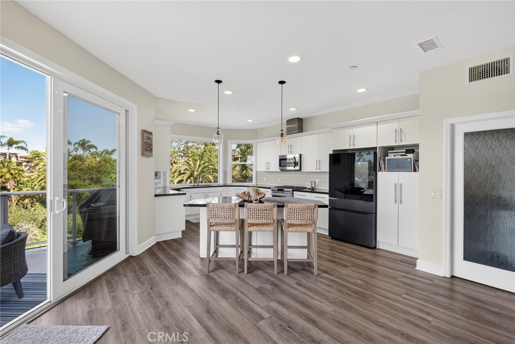 214 Avenida Montalvo 2