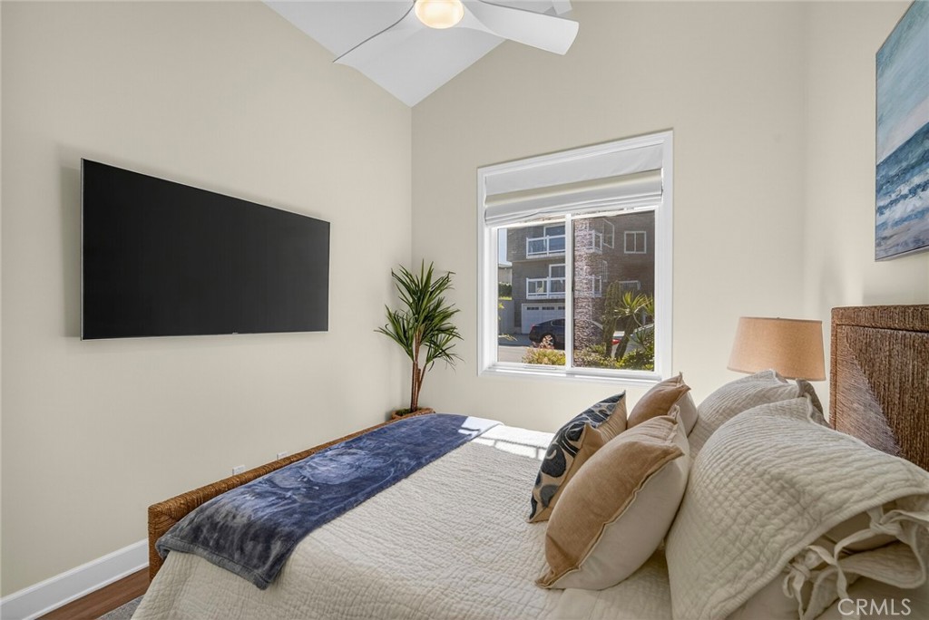 214 Avenida Montalvo 2