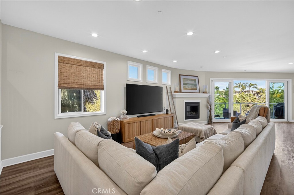 214 Avenida Montalvo 2