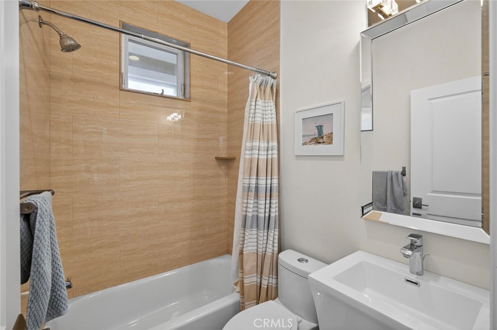 214 Avenida Montalvo 2