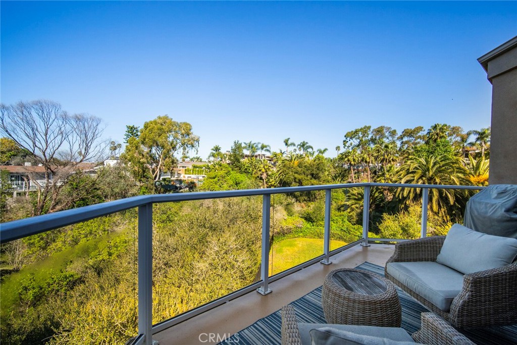 214 Avenida Montalvo 2