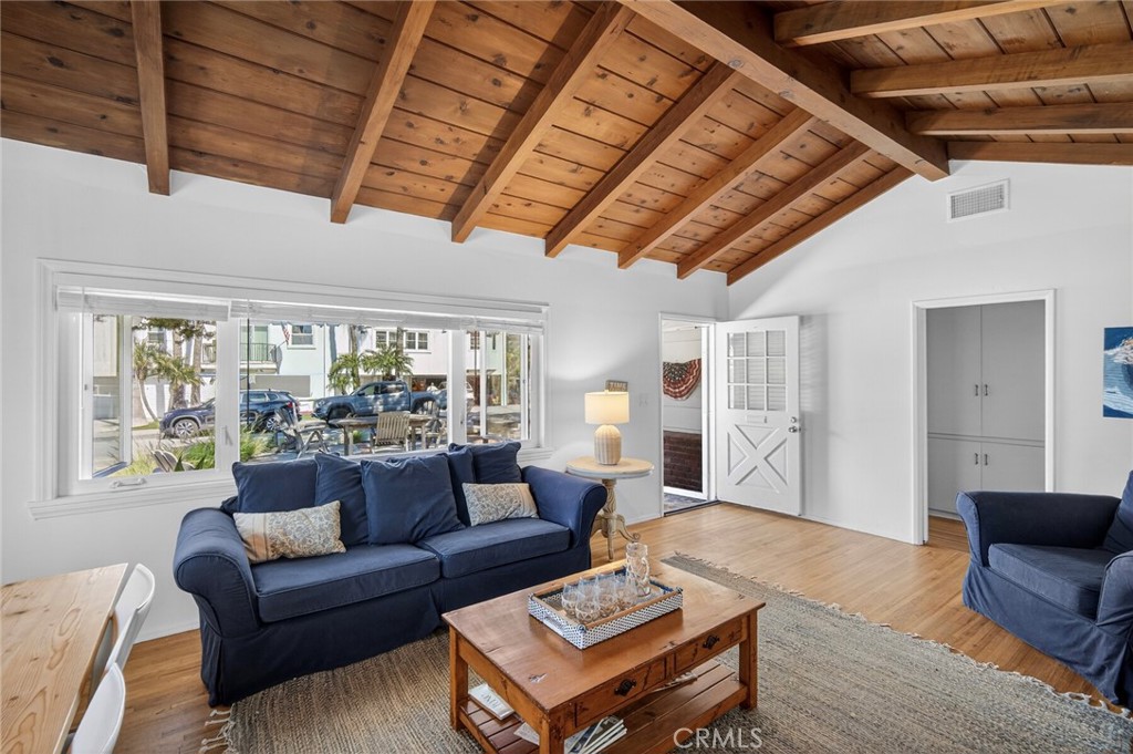 237 Avenida Montalvo A