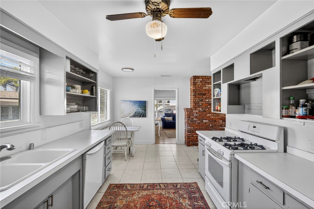 237 Avenida Montalvo A