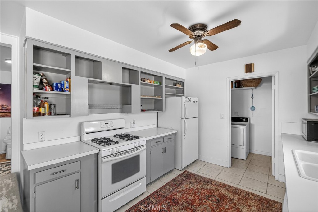 237 Avenida Montalvo A