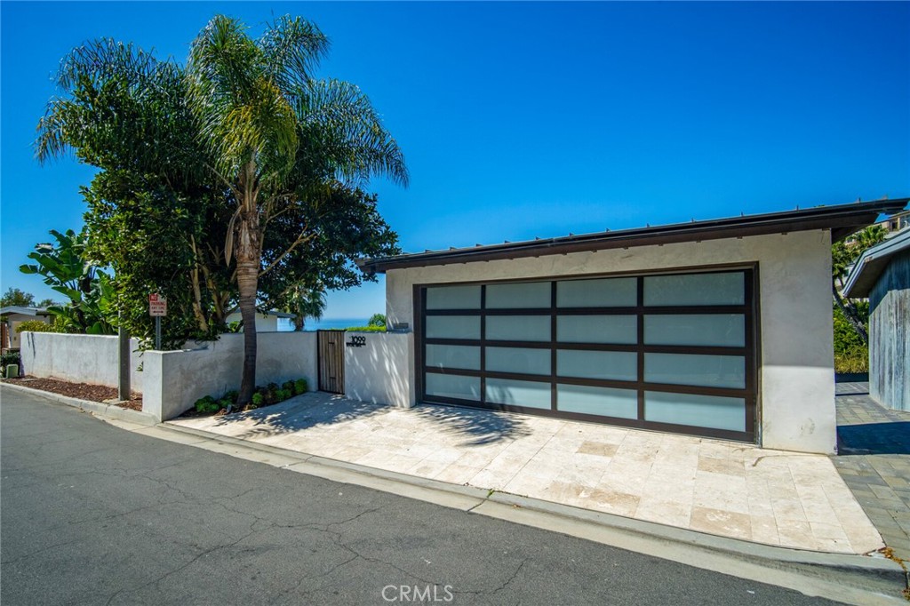 1099 Skyline Dr