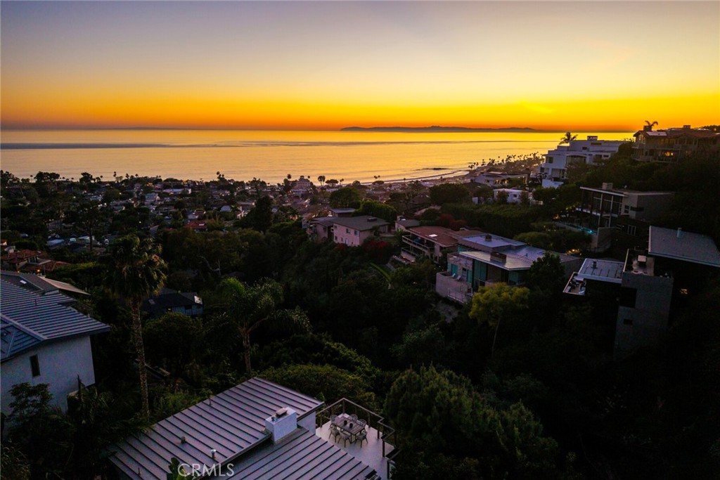 1099 Skyline Dr