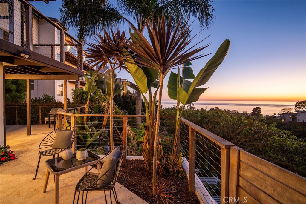 1099 Skyline Dr