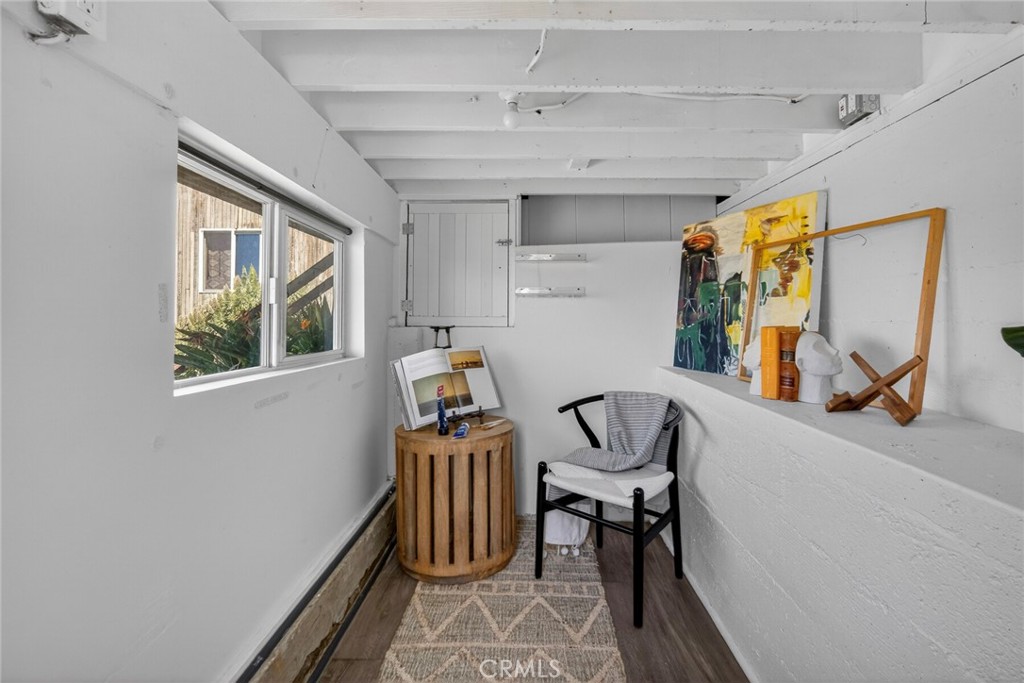 1099 Skyline Dr