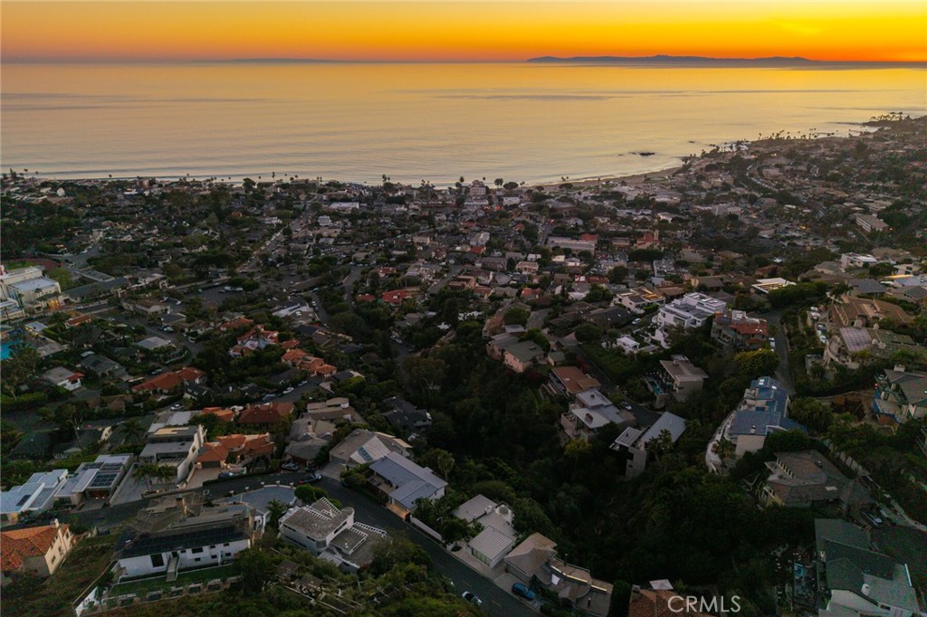 1099 Skyline Dr