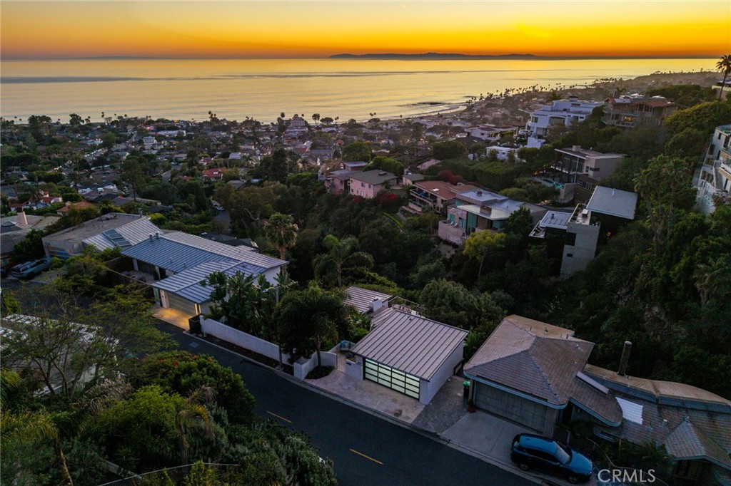 1099 Skyline Dr