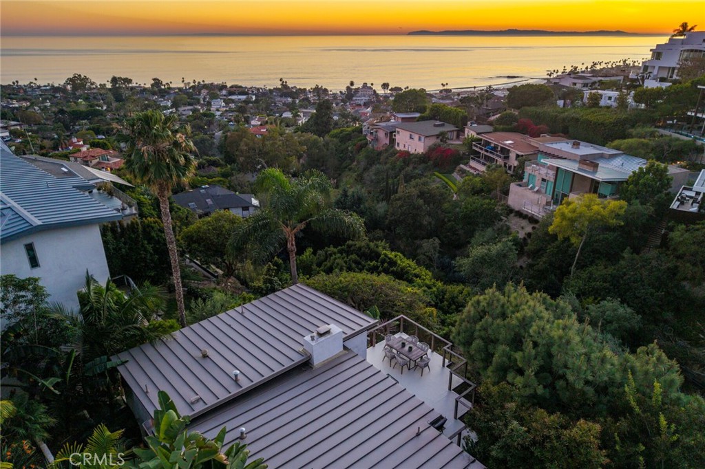 1099 Skyline Dr