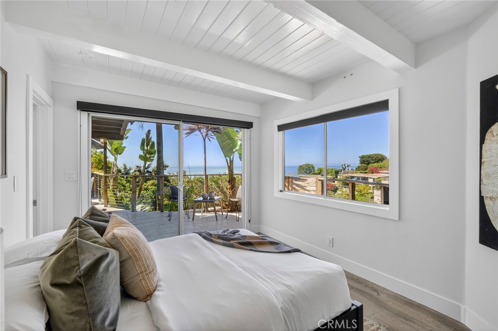 1099 Skyline Dr