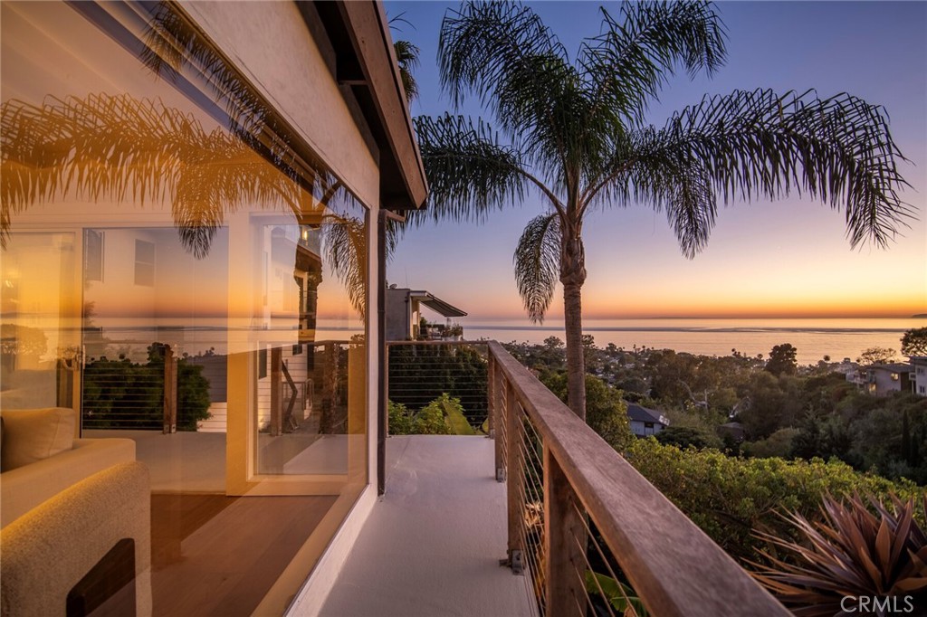 1099 Skyline Dr