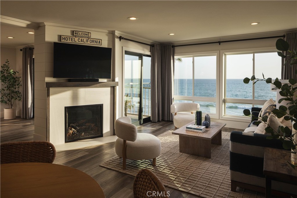 423 Avenida Granada 2