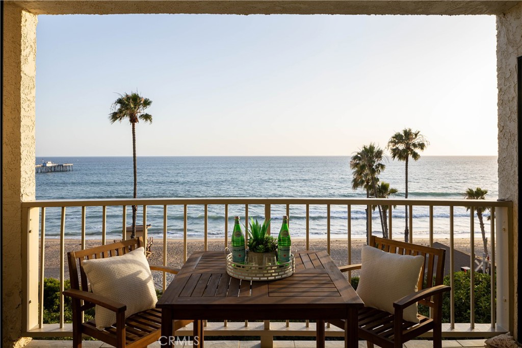 423 Avenida Granada 2