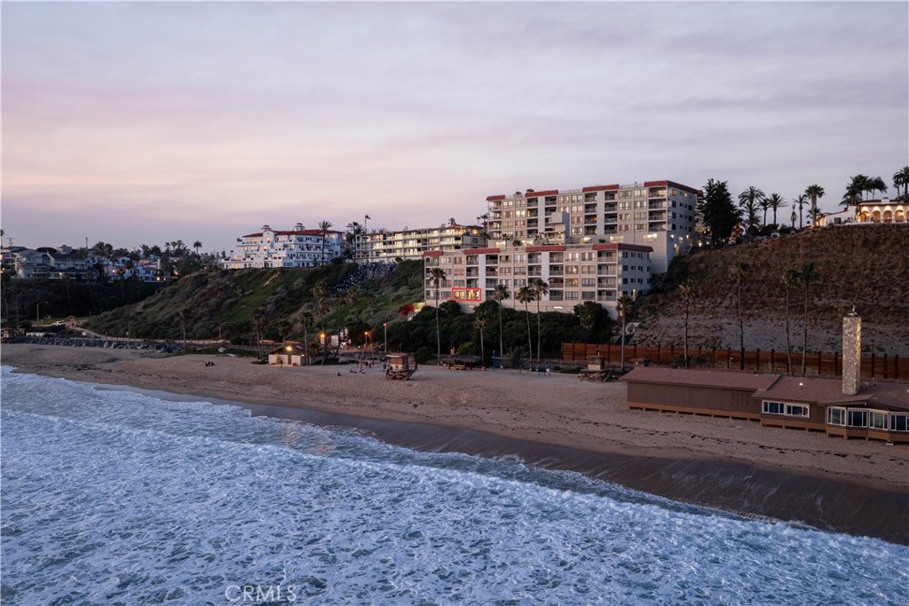 423 Avenida Granada 2