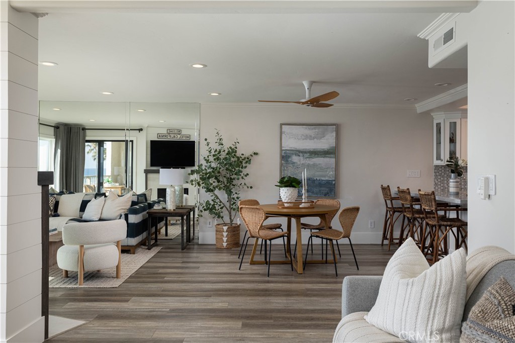 423 Avenida Granada 2