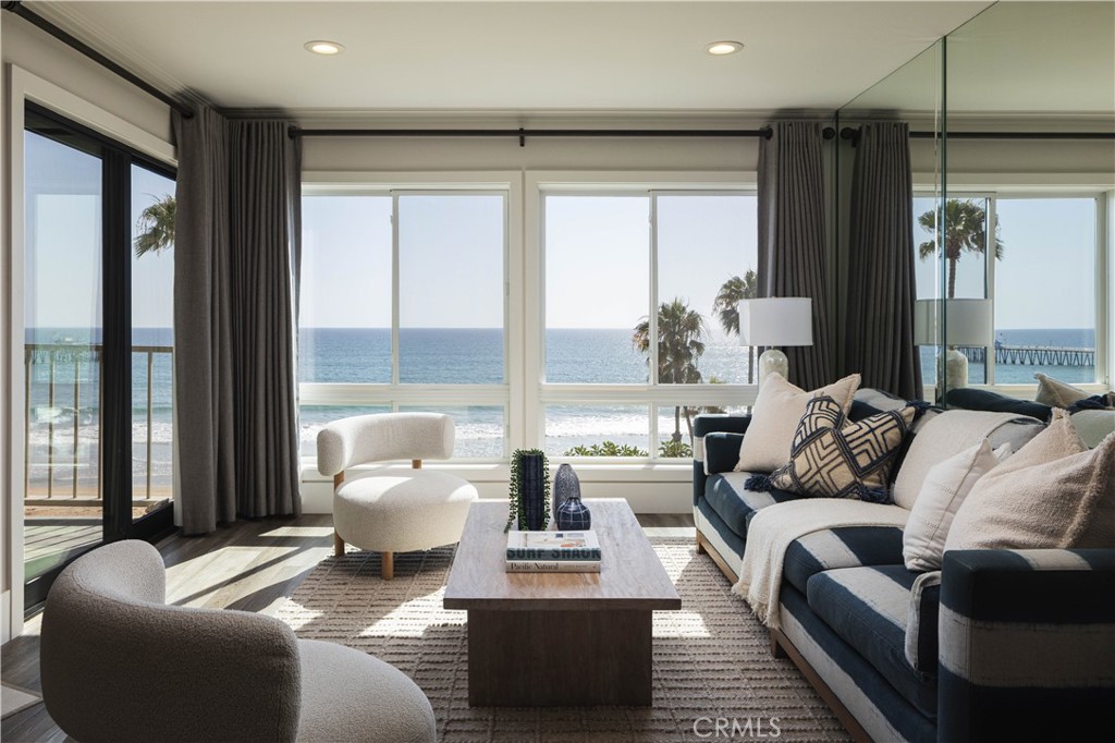 423 Avenida Granada 2